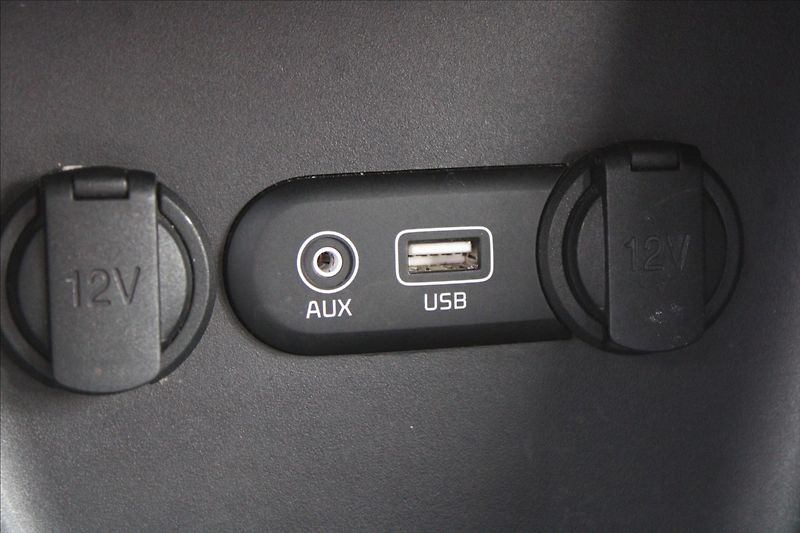 Kia Ceed 1,4 i  NOVÉ V ČR - fotka 13 z 21