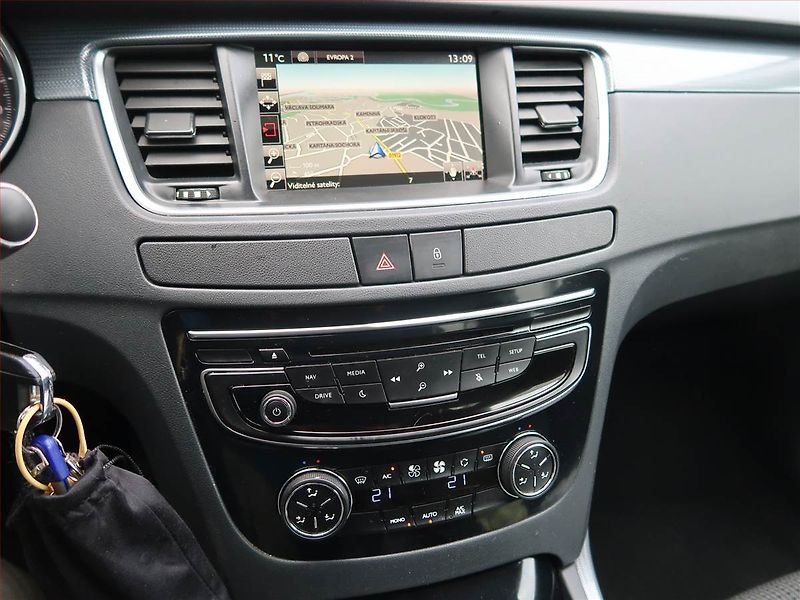 Peugeot 508 (2016) 2.0 BlueHDi, Navi, Tempomat - fotka 12 z 17