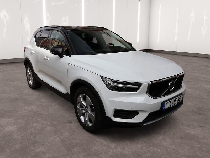 Volvo XC40 (2018) T4 AWD Momentum - fotka 5 z 23