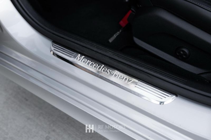 Mercedes-Benz Třídy E (2019) E 200d Kombi 118kW - fotka 26 z 43
