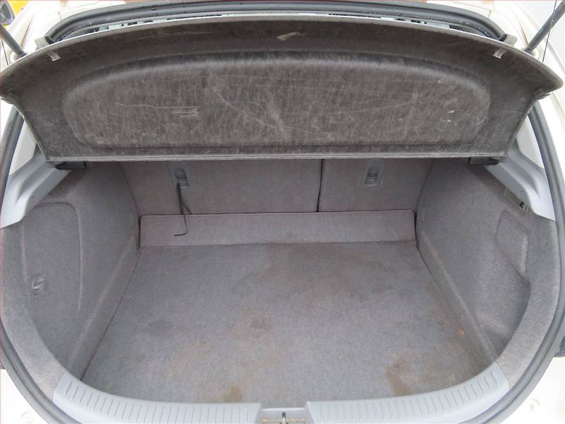 Mazda 3 (2008) 1.4 - fotka 13 z 16