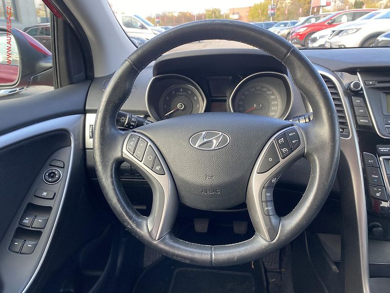 Hyundai i30 (2012) 1.6GDi, 2.maj,ČR, Trikolor - fotka 13 z 18