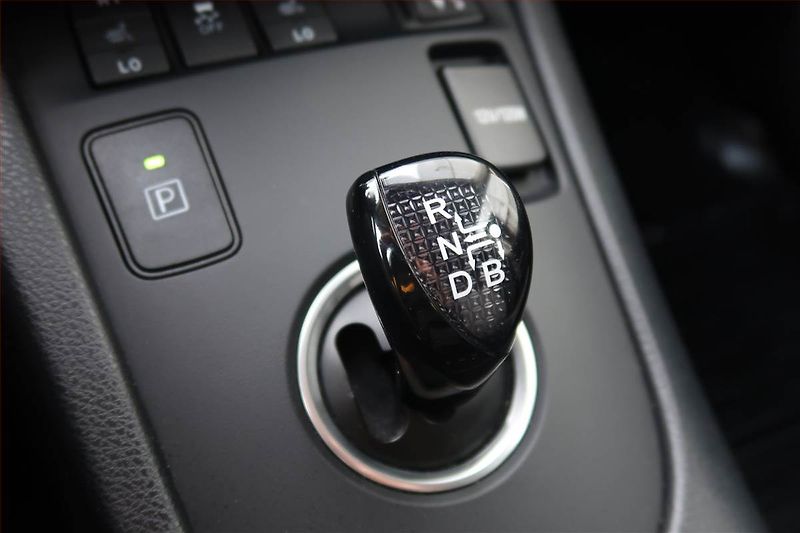Toyota Auris (2018) Base Hybrid, Automat - fotka 13 z 18