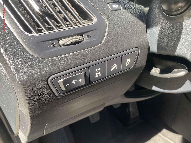Hyundai ix35 (2012) 2.0 CRDi 4x4, Výhřev sed, - fotka 15 z 16