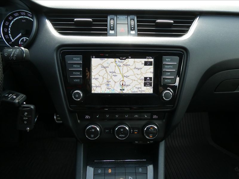 Škoda Octavia 2,0 TSi 162kW RS NAVI,EL. ŠÍBR - fotka 28 z 47