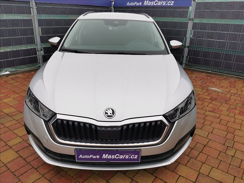 Škoda Octavia IV 2.0 TDI Ambition/Matrix - fotka 2 z 20