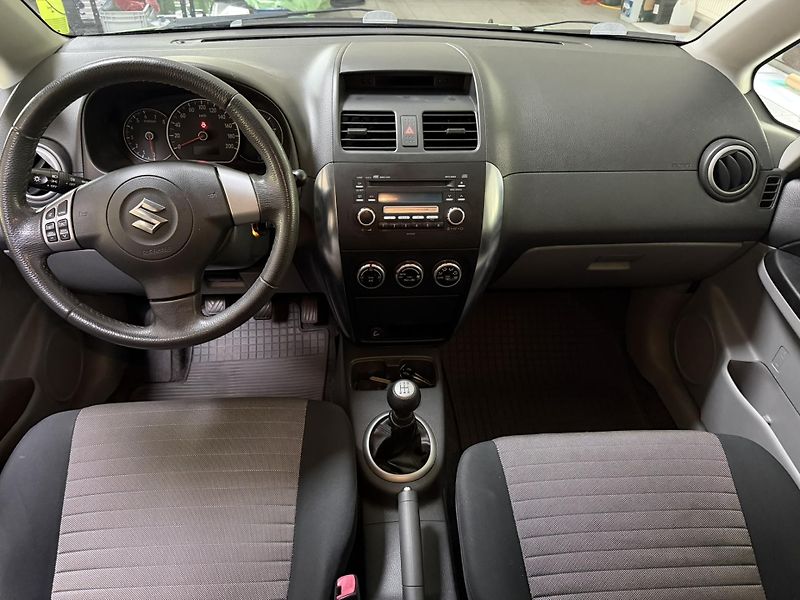 Suzuki SX4 1,6 79kW, ČR - fotka 12 z 22