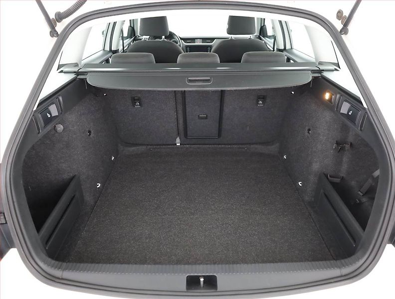 Škoda Octavia (2018) Style 1.6 TDI, Tempomat - fotka 19 z 20