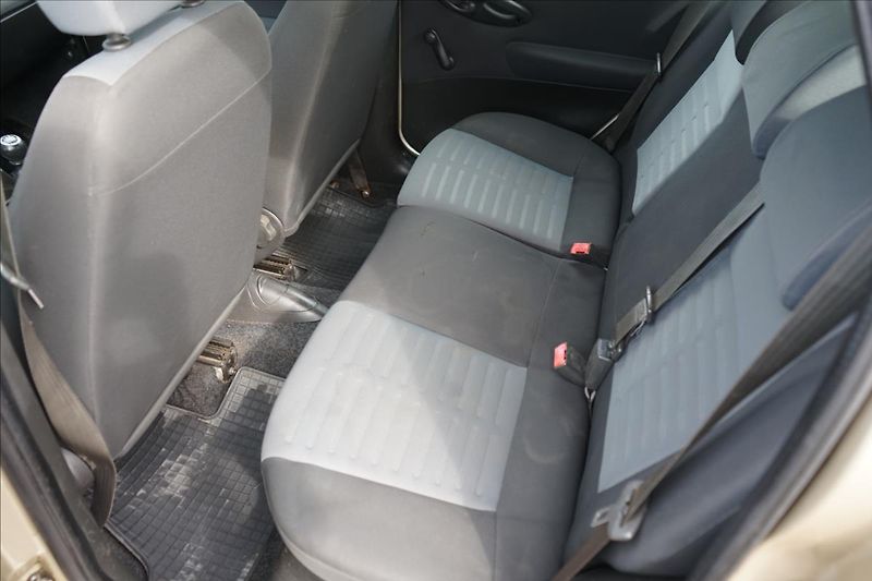 Fiat Punto 1,2 8V  Tažné - fotka 9 z 15