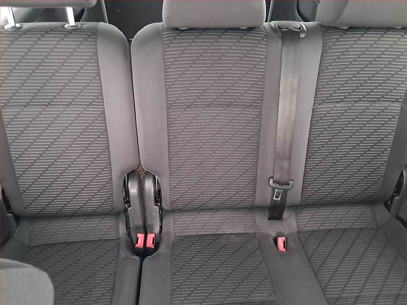 Volkswagen Caddy (2013) Maxi 2.0 TDI, 5Míst, 1Maj - fotka 8 z 17