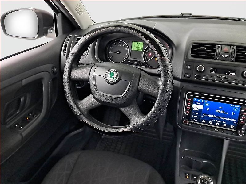 Škoda Fabia (2012) 1.2 12V, po STK, jezdí výborně - fotka 7 z 16