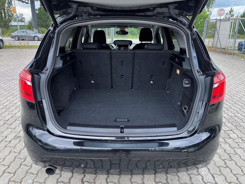 BMW Řada 2 218i 100 kW navigace - fotka 9 z 15