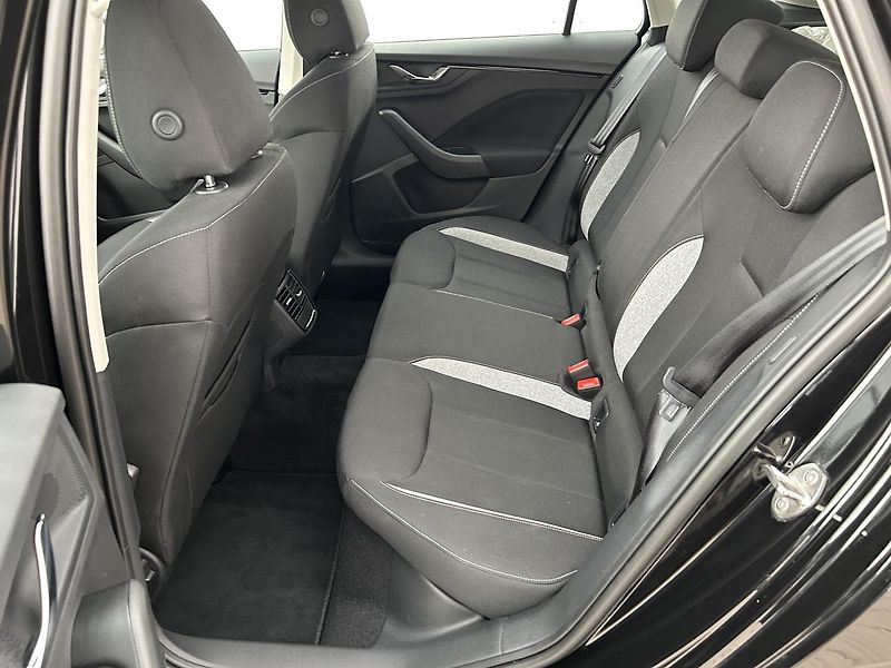 Škoda Kamiq 1.0 TSI Selection - fotka 21 z 28