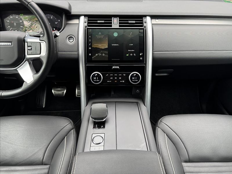 Land Rover Discovery 3,0 D250 R-DYNAMIC SE ZÁRUKA - fotka 16 z 31