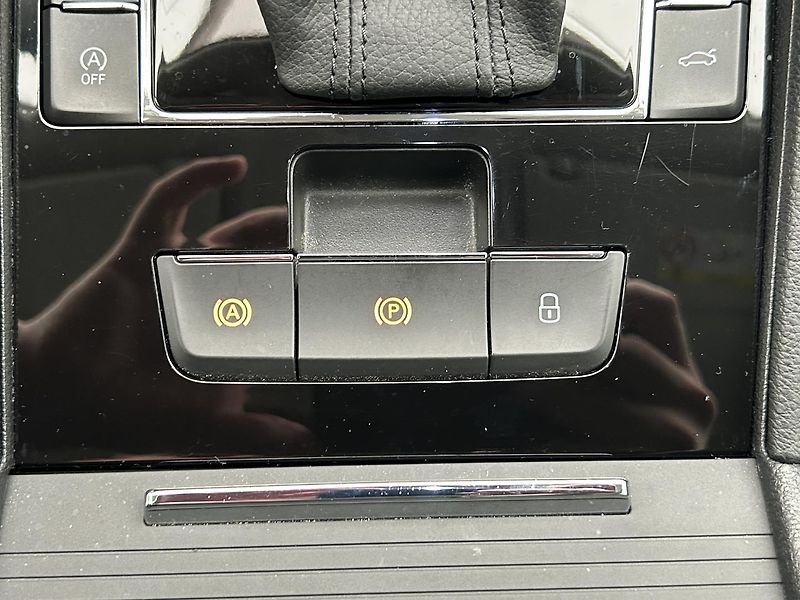 Škoda Superb 2.0 TDI L & K - fotka 21 z 35