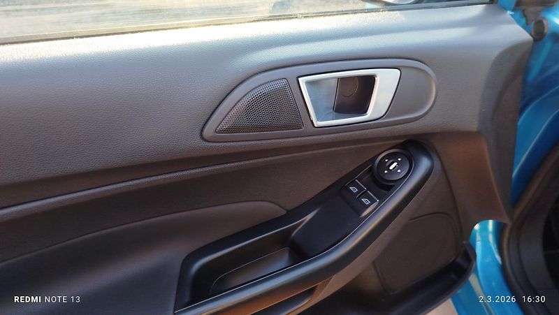 Ford Fiesta (2013) 1.25 16v  60 kw top stav - fotka 7 z 28