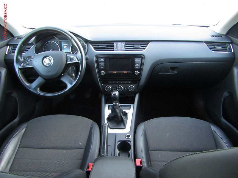 Škoda Octavia (2013) 2.0 TDi, Elegance, TZ, bixen - fotka 8 z 19