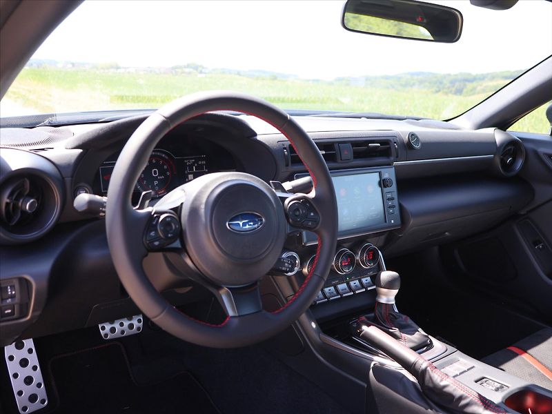 Subaru BRZ 2,4 168kW Limited Sti CZ - fotka 31 z 39