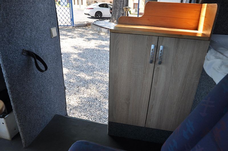 Mercedes-Benz Sprinter 212D 2.9 90kW OBYTNÁ VESTAVBA - fotka 11 z 14