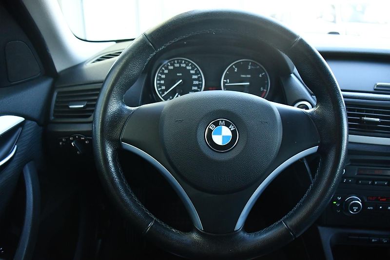 BMW X1 xDrive18d 2xKOLA - fotka 30 z 37