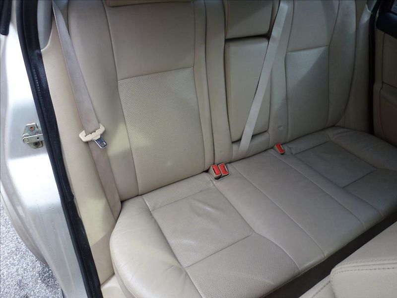 Ford Mondeo 2,5 i V6 24V Ghia Automat - fotka 21 z 49