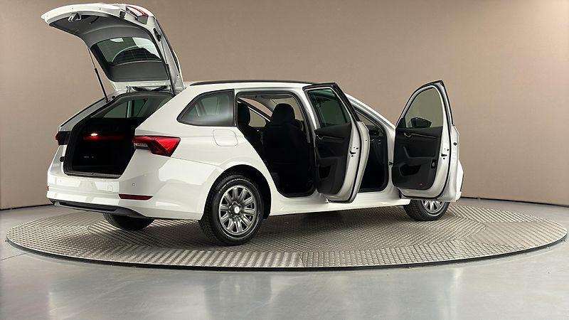 Škoda Octavia 2.0 TDI Ambition Combi - fotka 6 z 27