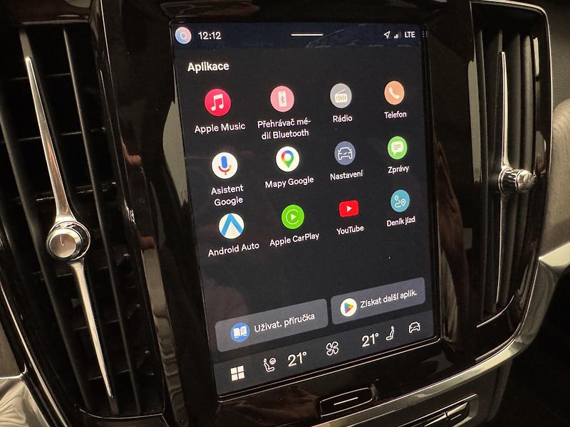 Volvo V90 T8 AWD RECHARGE ULTRA - fotka 37 z 53
