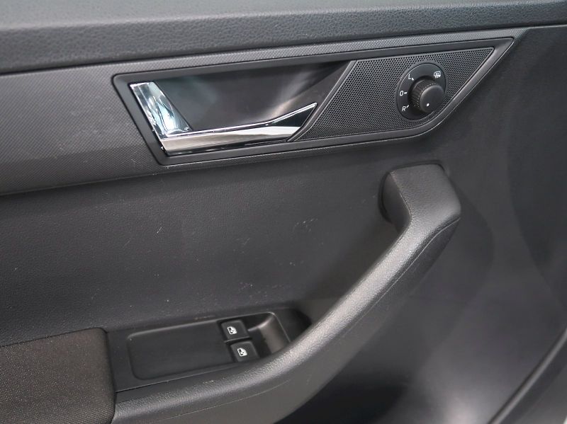 Škoda Fabia (2021) AMBITION 1.0TSI 70KW - fotka 27 z 28