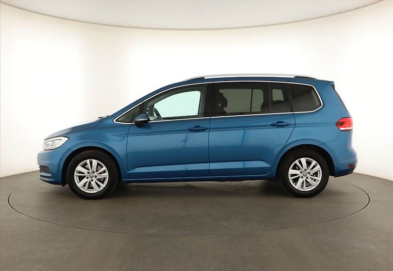 Volkswagen Touran (2019) 2.0 TDI - fotka 3 z 14