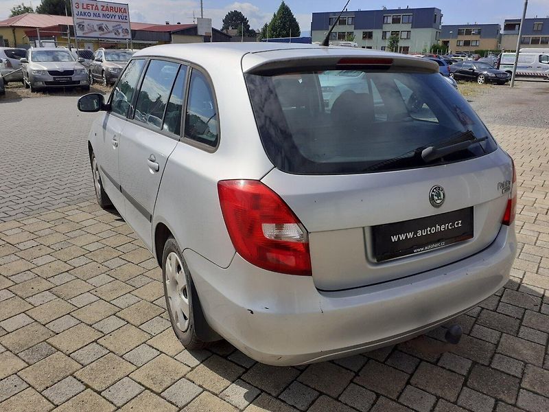 Škoda Fabia (2008) 1.2 HTP LPG - fotka 6 z 36