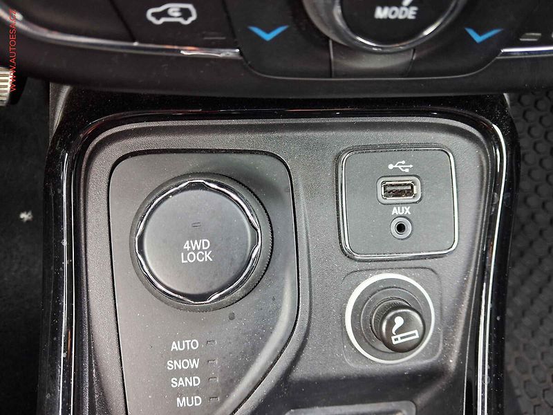 Jeep Compass (2018) 1.4 MultiAir 4x4, Limited, AT - fotka 13 z 22