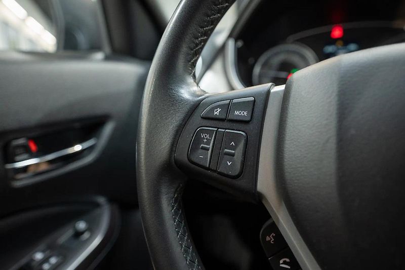 Suzuki Vitara Hybrid 1.4 95 kW - fotka 11 z 34