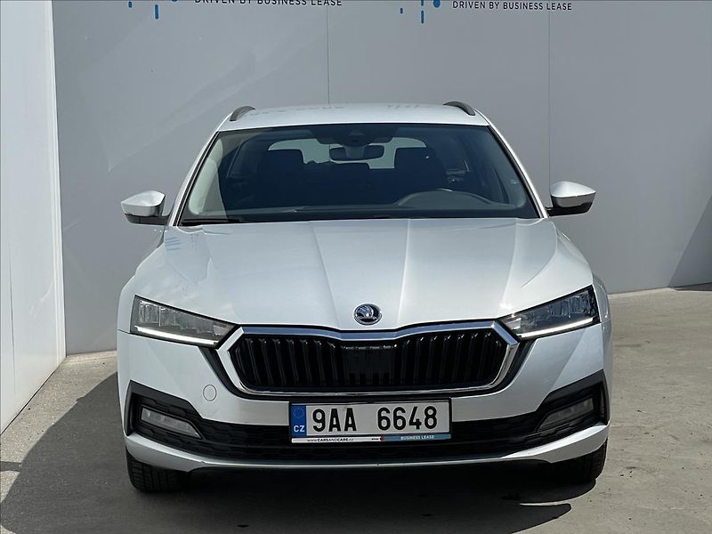 Škoda Octavia 2,0 TDI Combi Ambition Plus - fotka 21 z 22