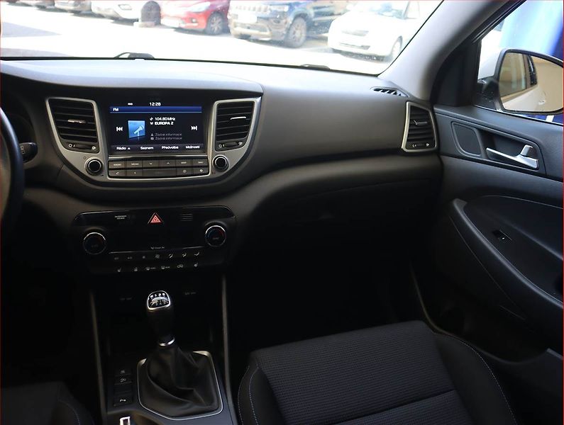 Hyundai Tucson (2016) 1.6 T-GDI, Navi, Bi-Xenony - fotka 8 z 18