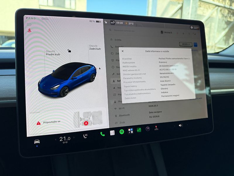 Tesla Model 3 Long Range AWD REZERVACE - fotka 27 z 41