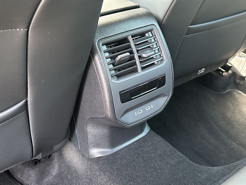 Cupra Formentor (2024) 1.5 TSI DSG - fotka 24 z 28