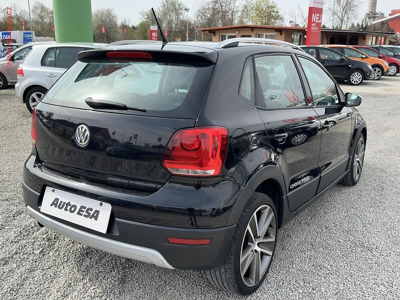 Volkswagen Polo (2011) 1.4 i, AC, temp - fotka 4 z 19