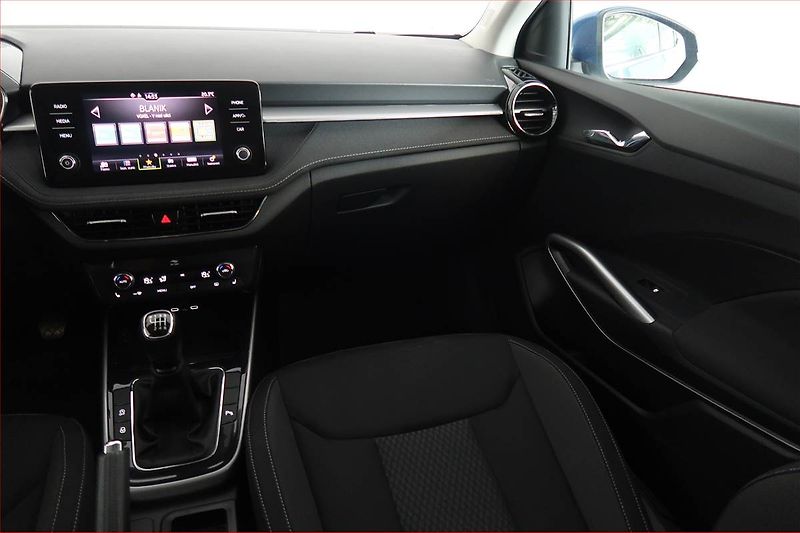 Škoda Fabia (2022) Style 1.0 TSI, Serv.kniha - fotka 8 z 19