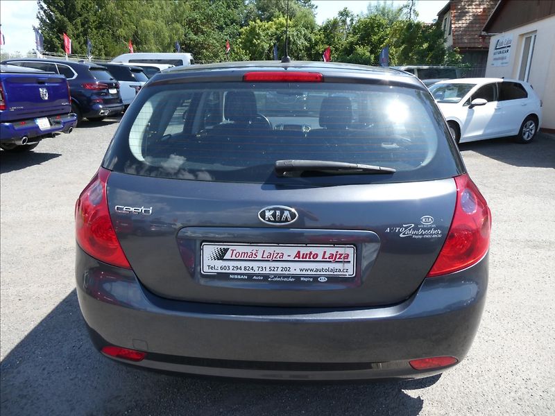 Kia Ceed 1,4 i 80kW klima, 1.majitel - fotka 7 z 32