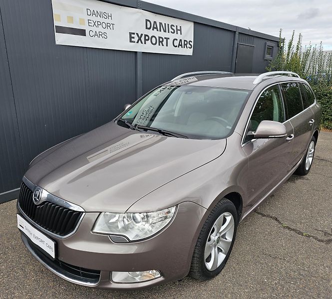 Škoda Superb 2.0 TDI 103kW,SENZORY,SERVISKA - fotka 1 z 53