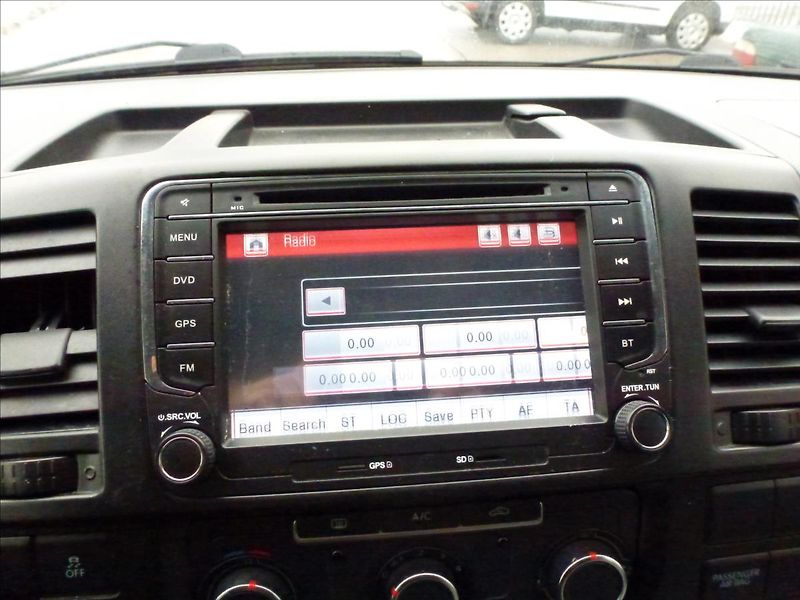 Volkswagen Transporter 2,0 TDi 9 míst - fotka 23 z 36
