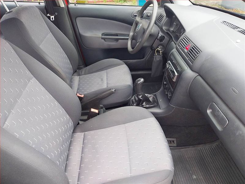 Škoda Octavia (2009) 1.9 TDI , Serv.kniha, nová STK - fotka 9 z 12