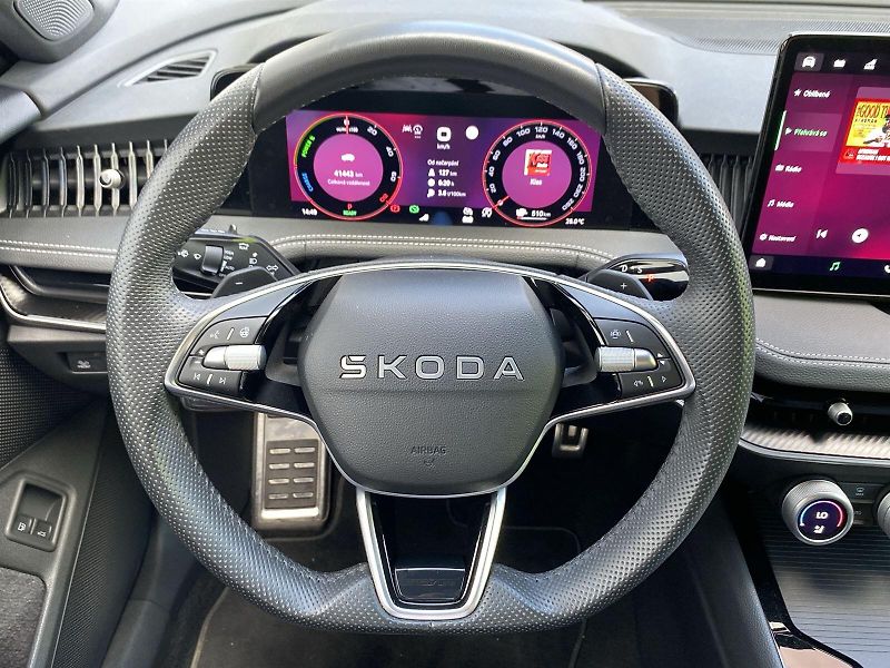 Škoda Superb (2025) Combi iV 1.5 TSI DSG SportLine - fotka 6 z 40