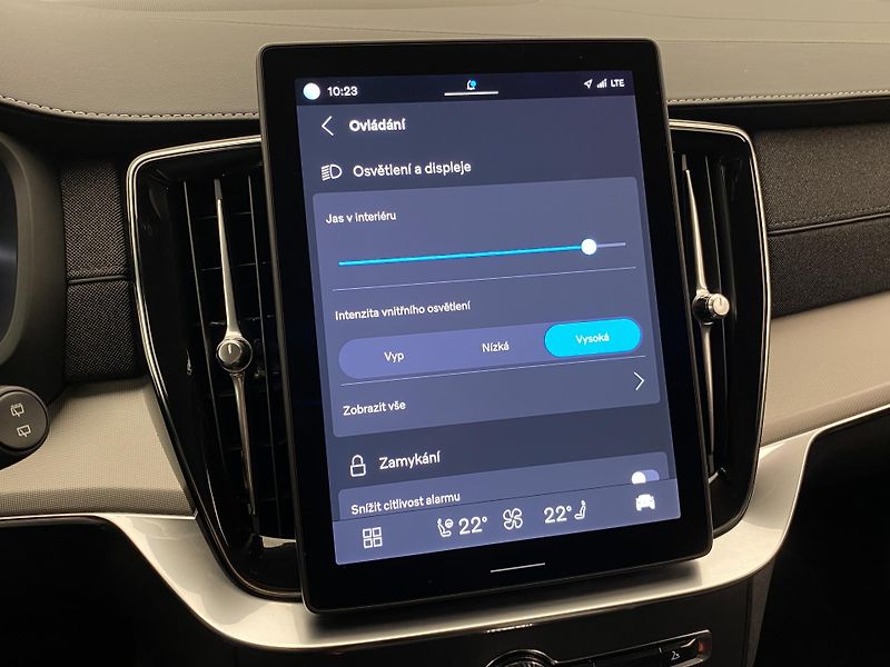 Volvo XC90 T8 AWD RECHARGE CORE AUT CZ 7m - fotka 52 z 59