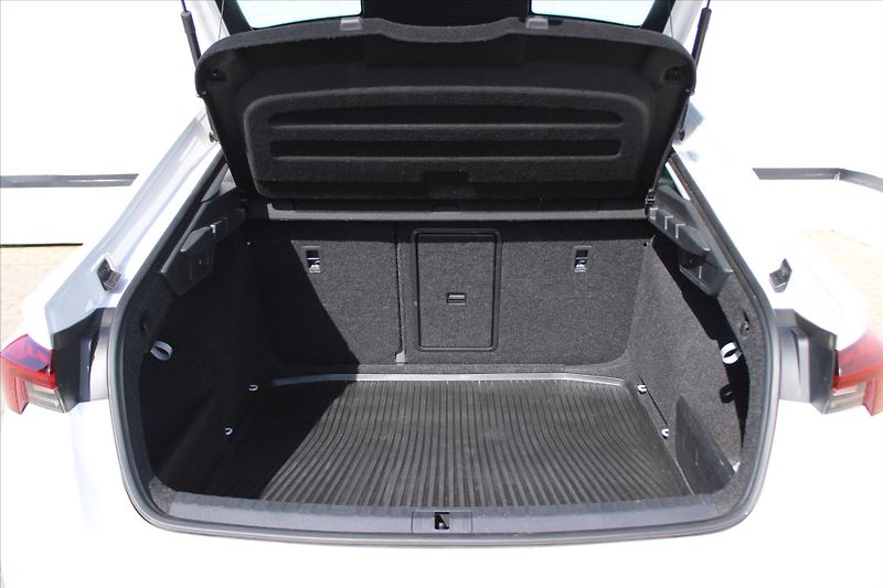 Škoda Octavia 2.0 TDI STYLE DPH 1.MAJITEL ČR - fotka 11 z 24