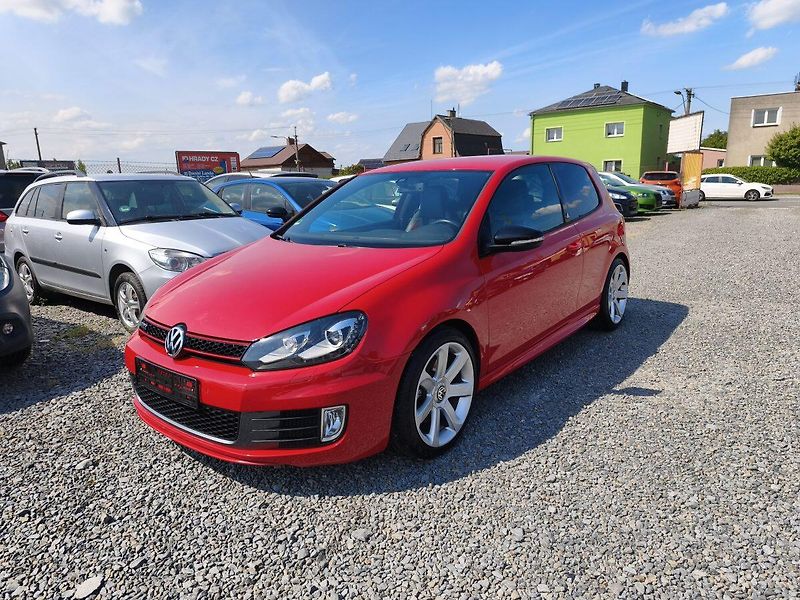Volkswagen Golf (2012) - fotka 19 z 30