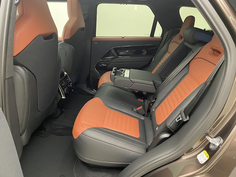 Land Rover Range Rover Sport (2026) P635 SV AWD AUT - fotka 6 z 59