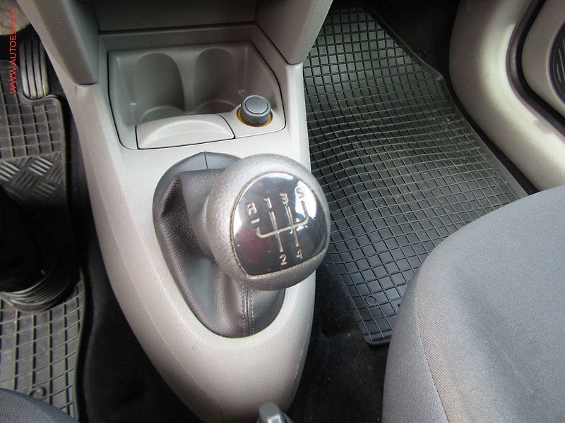 Renault Thalia (2011) 1.2 16V, ČR, servis.kniha - fotka 13 z 15