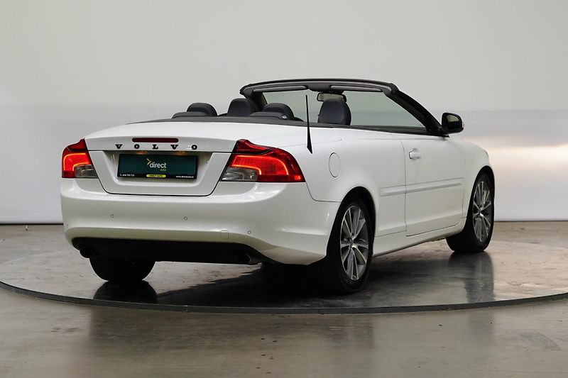 Volvo C70 - fotka 2 z 26