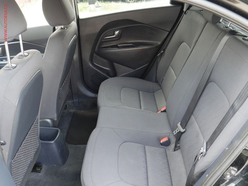 Kia Rio (2016) 1.4CVVT, AC, tempo, park - fotka 10 z 18